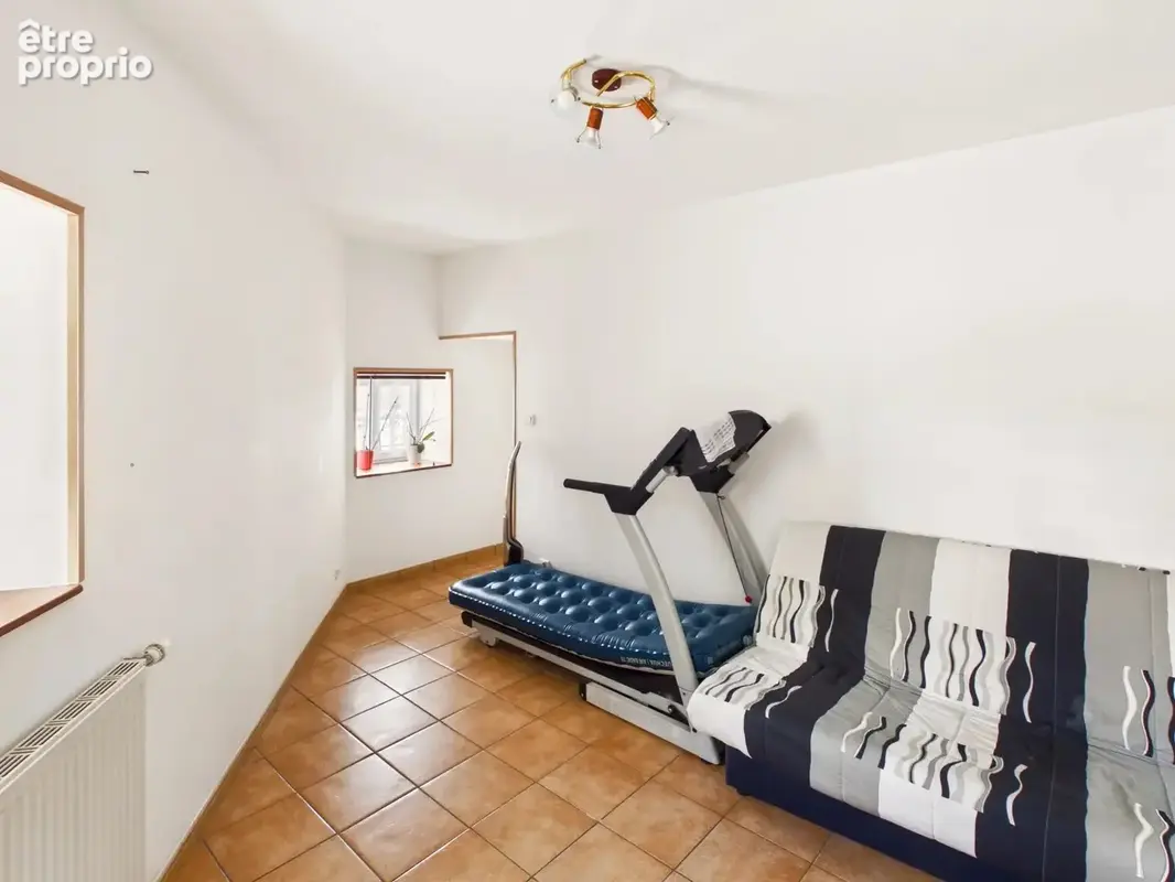 Maison familiale de plain-pied avec piscine, grand garage et potentiel d'agrandissement - photo 13