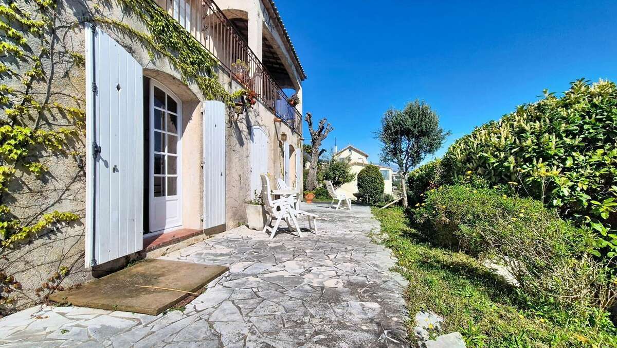 Maison à MANDELIEU-LA-NAPOULE