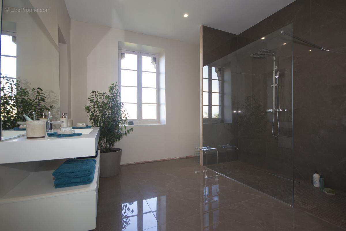 Maison à SAINT-HONORE-LES-BAINS