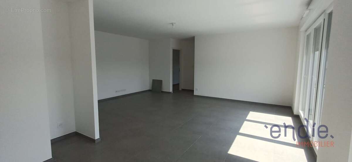 BARTENHEIM-LA-CHAUSSÉE  Magnifique appartement 5 pièces en attique avec terrasse de 27 m²  Disponible immédiatement - photo 3