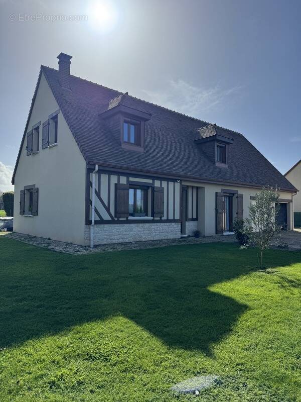 Maison à LA RIVIERE-SAINT-SAUVEUR