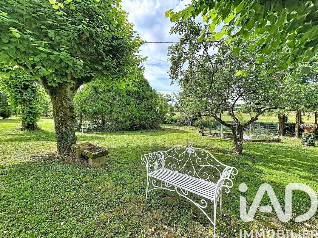 Maison 215 m² à Oye  - photo 5