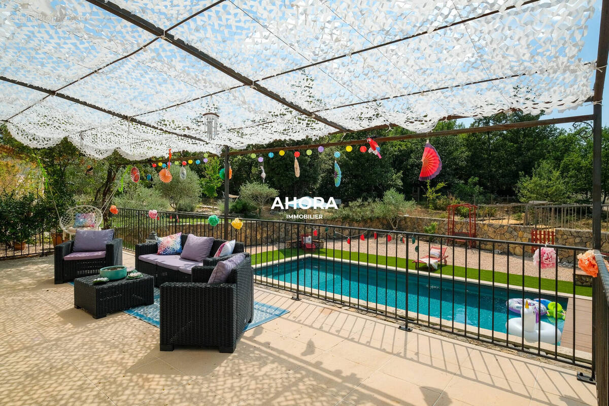 Maison à NANS-LES-PINS