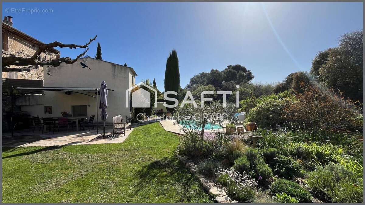 Maison 131 m² à La Tour-D'aigues  - photo 6