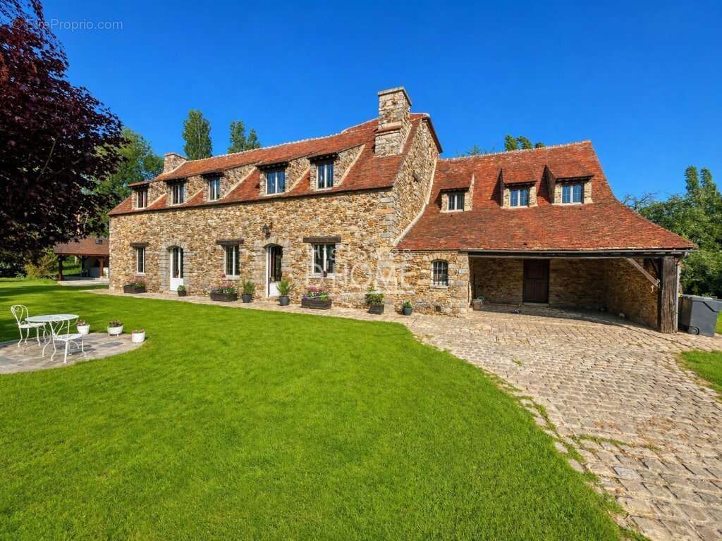 Maison à LE PLESSIS-FEU-AUSSOUX