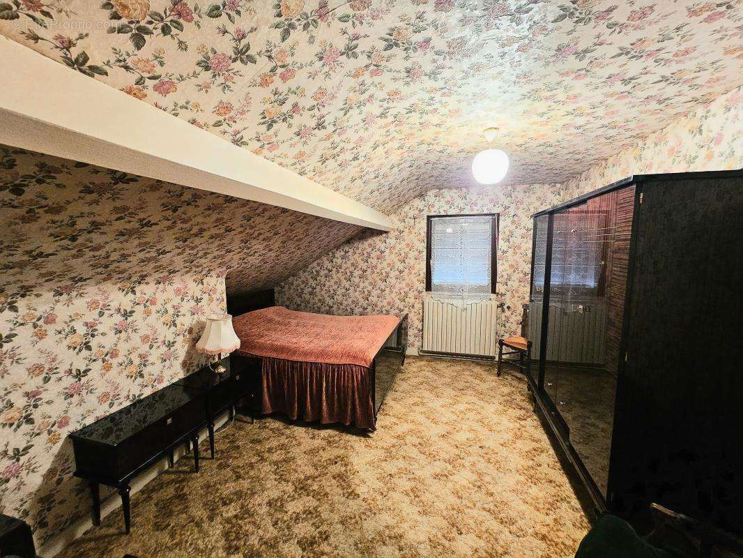 Maison à MONTESCOURT-LIZEROLLES