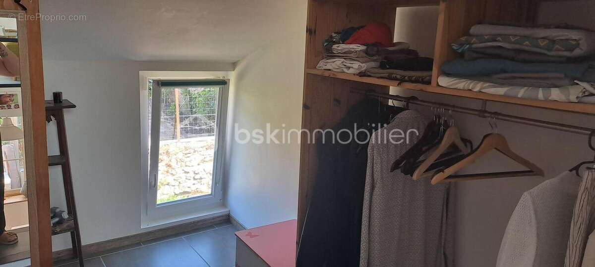 Maison rénovée en 2019 – 1 chambre + mezzanine, véranda, terrain 250 m² env - photo 8