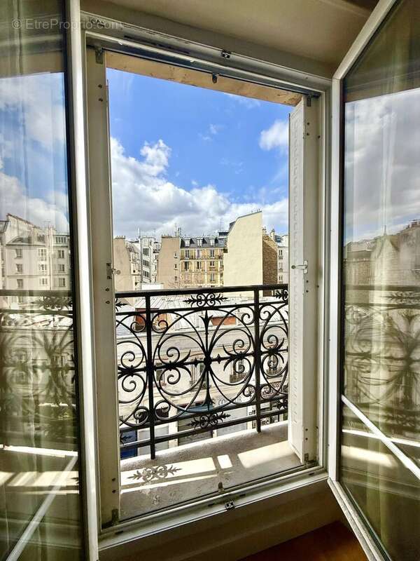 Appartement à PARIS-18E