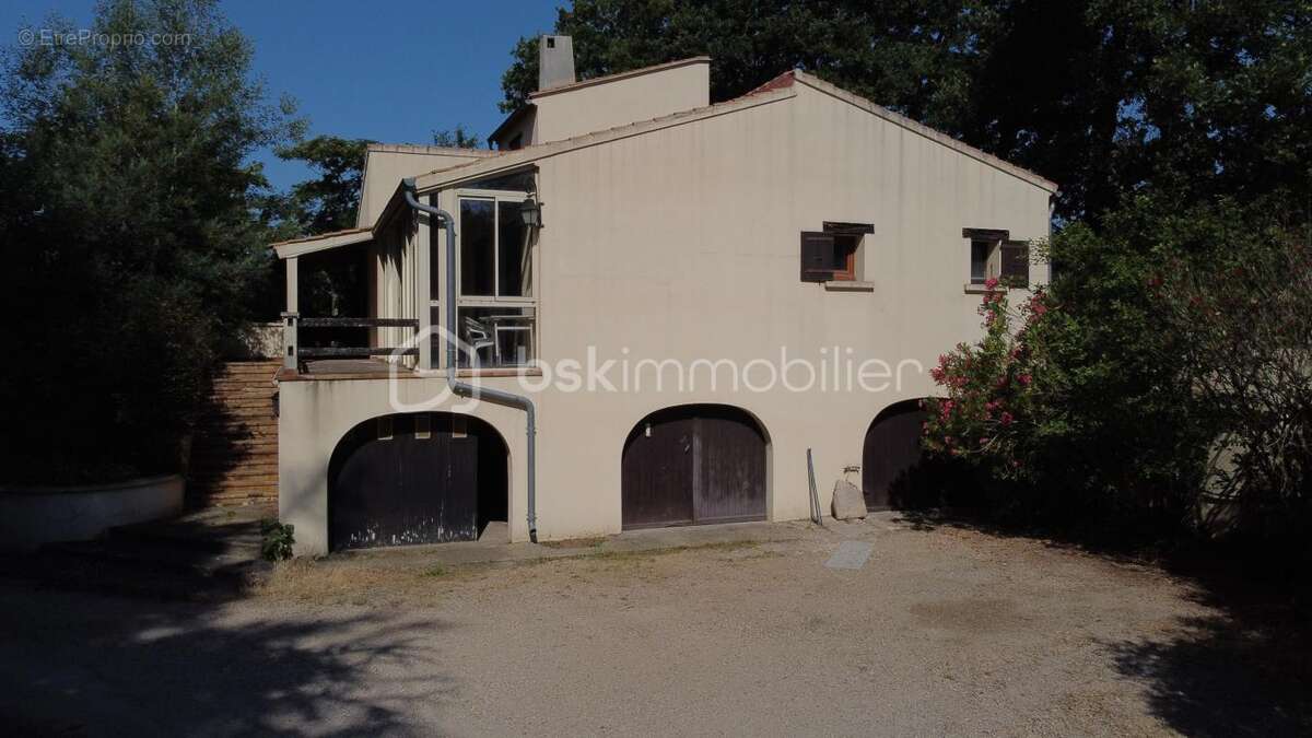 Propriété de caractère sur parc arboré avec piscine et pool-house – Fort potentiel - photo 6