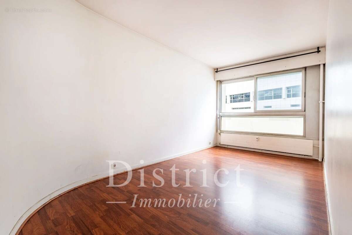 Appartement à PARIS-15E