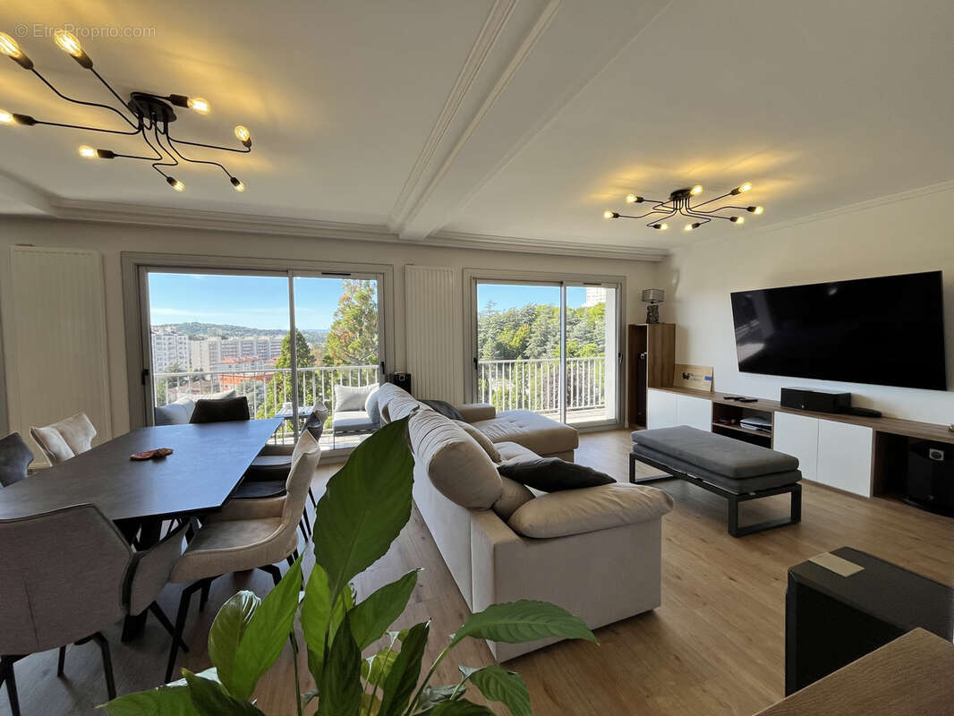 Appartement à SAINT-ETIENNE