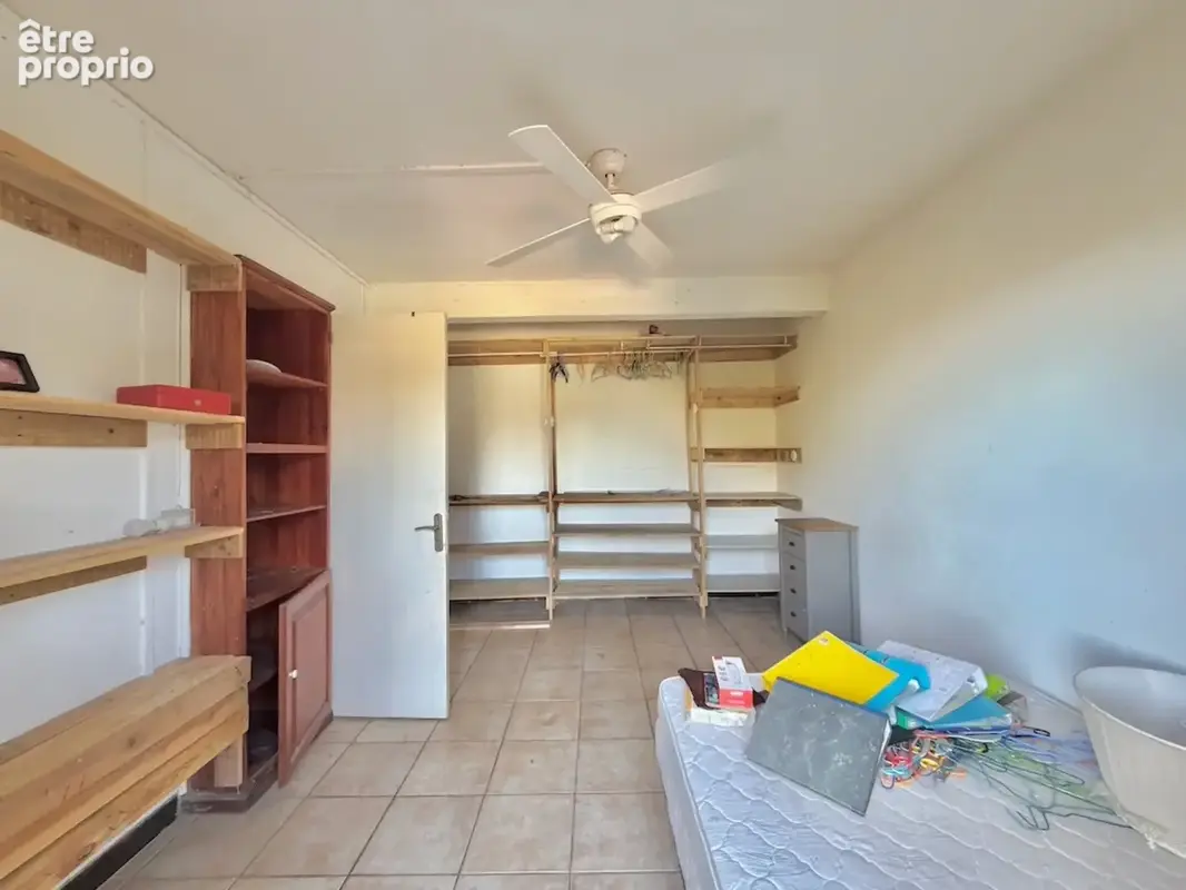 À vendre maison de 100 m² à rénover comprenant deux appartements T3 et vue mer – La Rivière Saint-Louis - photo 4