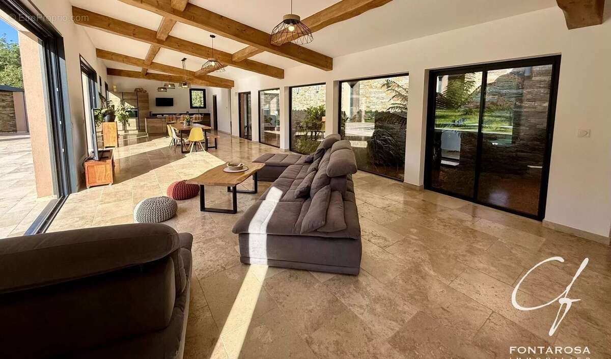 Maison à BAGNOLS-EN-FORET