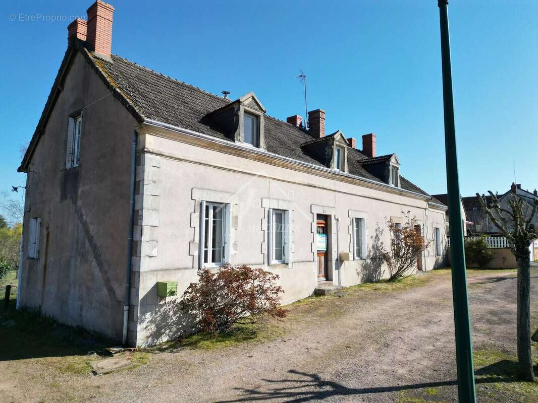 Maison à CERILLY