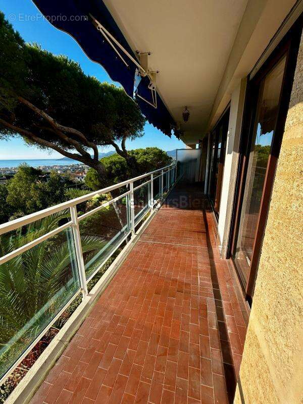 Appartement à LE CANNET