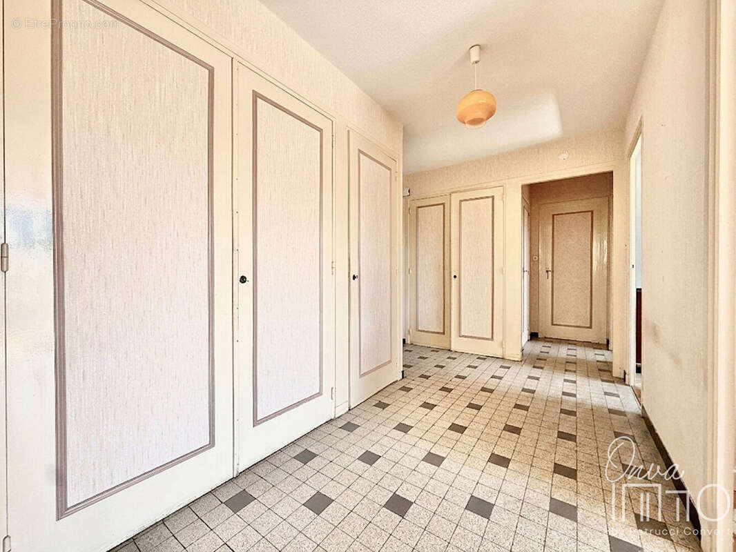 Appartement à FONTAINES-SUR-SAONE