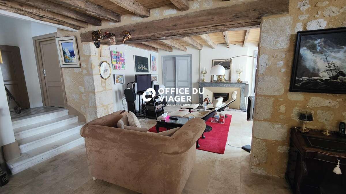 Maison - 5 pièces - 137 m² - photo 3