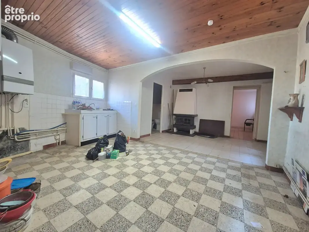 MIREFLEURS / Maison T5 de 115 M2, cour et nombreuses dépendances ! - photo 5
