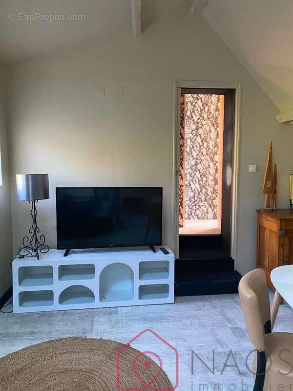 Appartement d une surface de 50 m2 environ avec terrasse. - photo 2