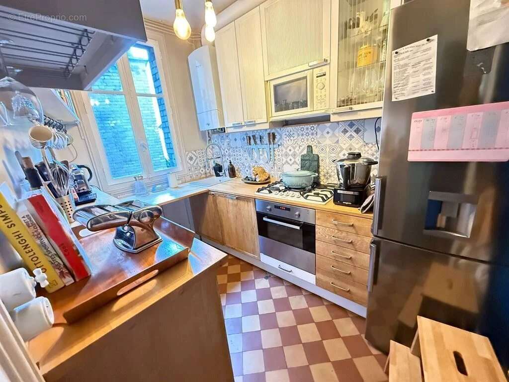 Appartement à PARIS-20E
