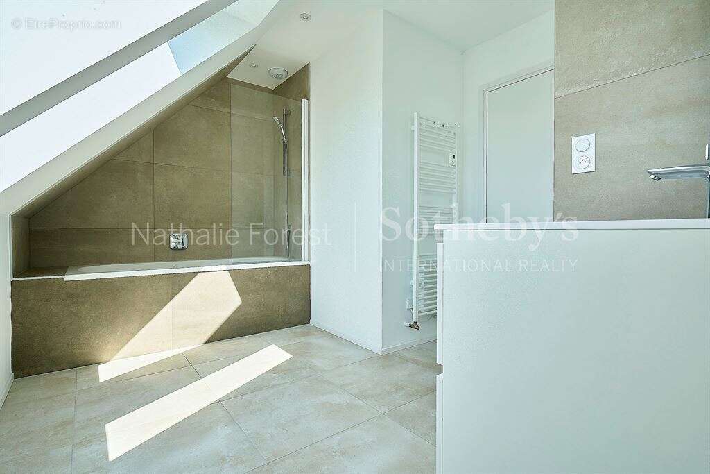 Croix résidentiel , secteur ultra recherché , superbe maison const  2025 , 5 ch sur 1026 m2 de terra - photo 17