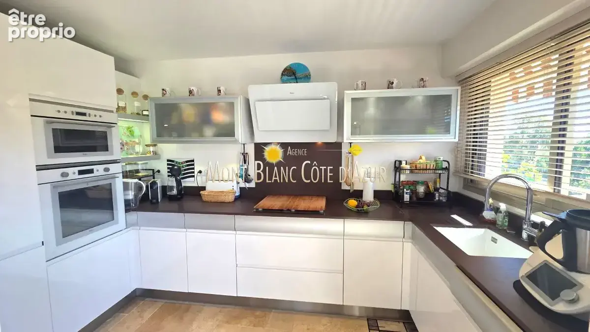 Appartement type villa sur le toit de 80 m2 environ, 3 chambres, vue mer, terrasse 100 m2, garage, cave - photo 13