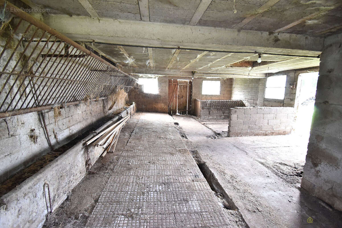 Maison à ENTRE-DEUX-EAUX