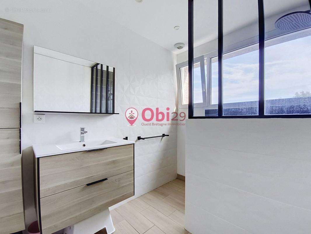 Une belle familiale rénovée avec goût, prête à vous accueillir ! - photo 10
