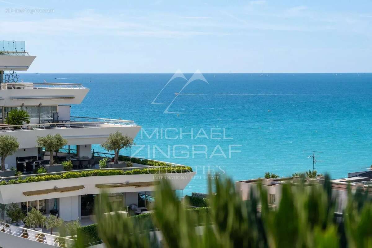 Appartement à VILLENEUVE-LOUBET