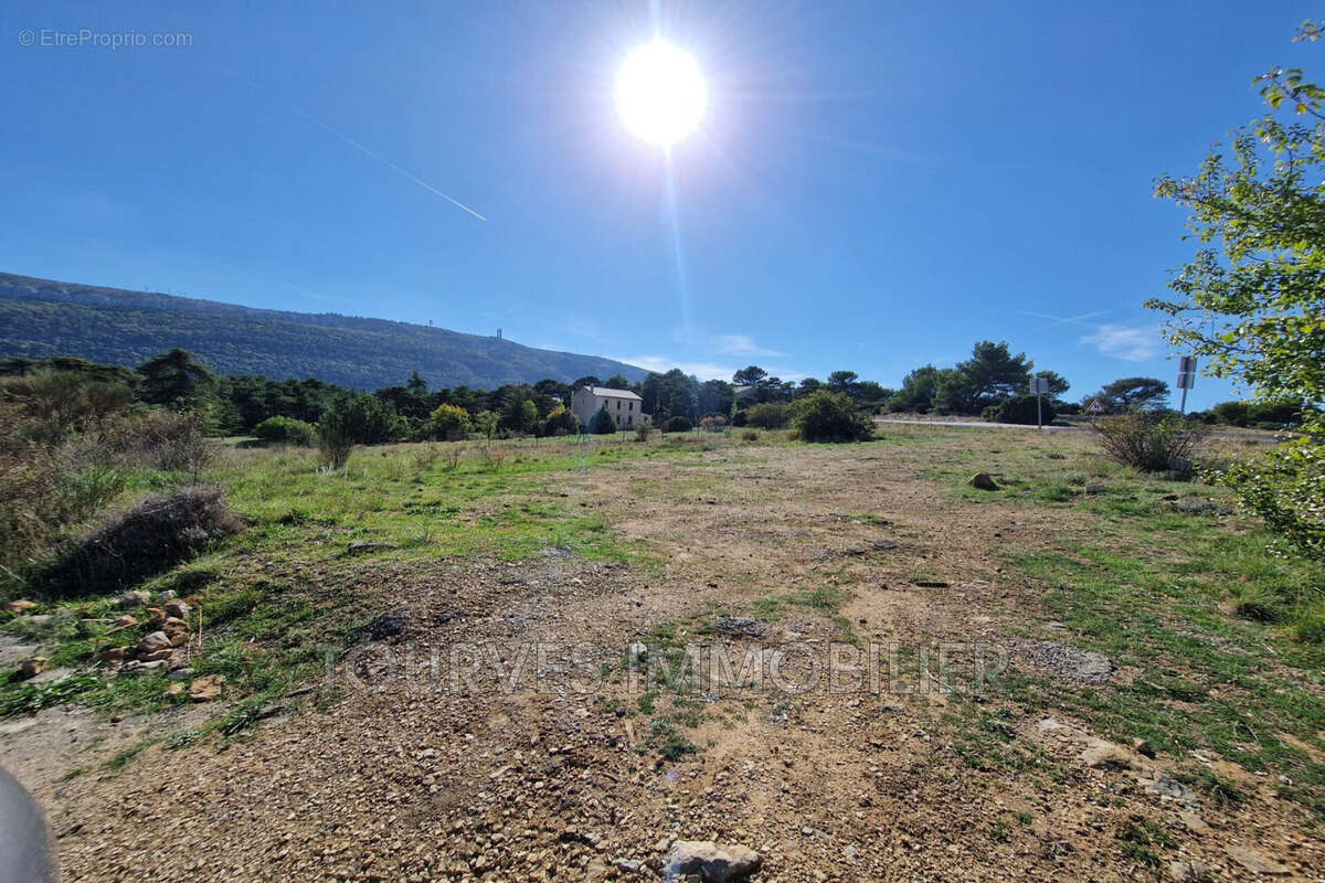 Terrain à PLAN-D'AUPS-SAINTE-BAUME
