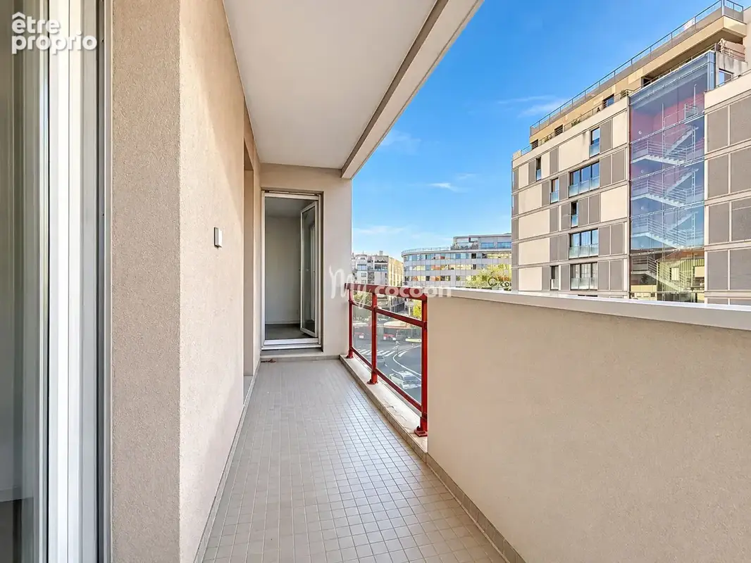 Place Saint Louis - T3 - 70 m² - Balcon Cave - photo 2