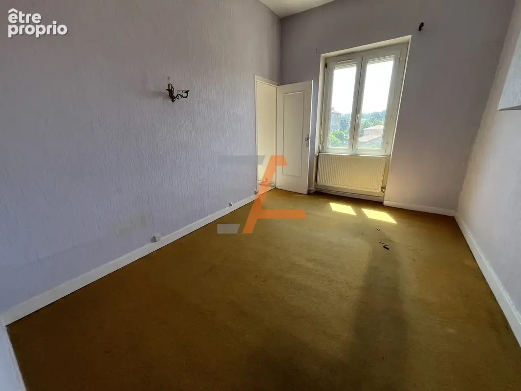 Maison avec extérieur à rénover entièrement - photo 11