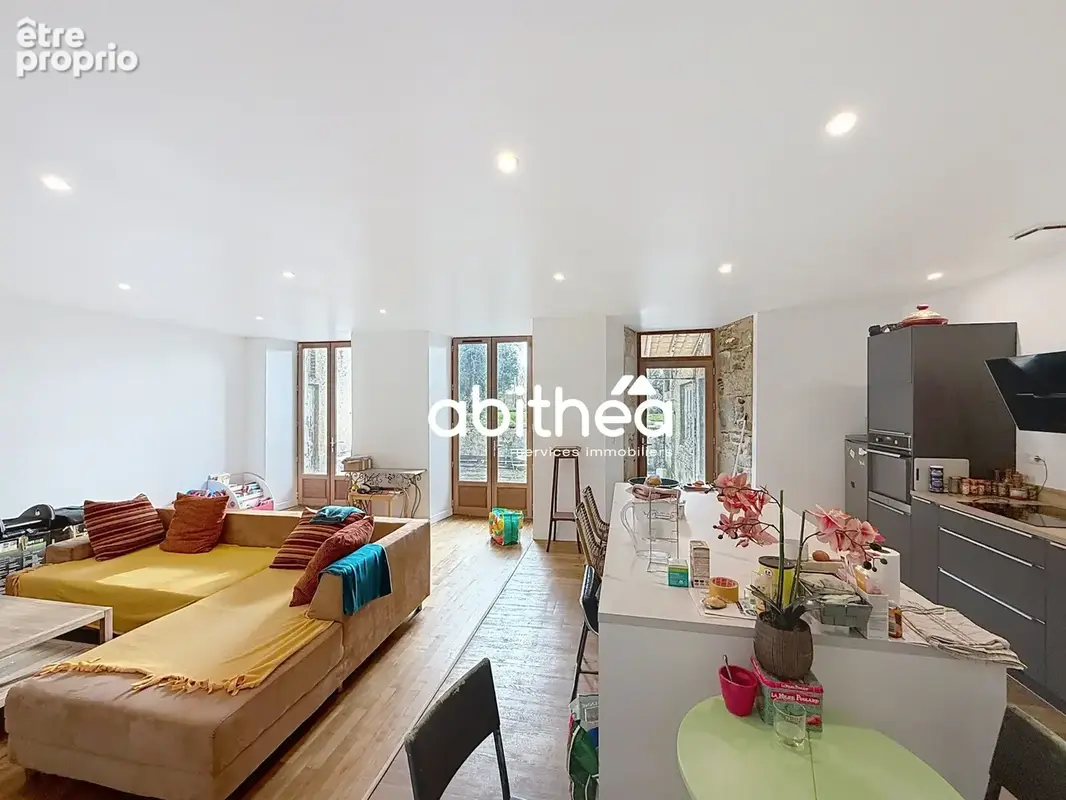 Grande maison de 266 m2 à Pierre Buffière - photo 9