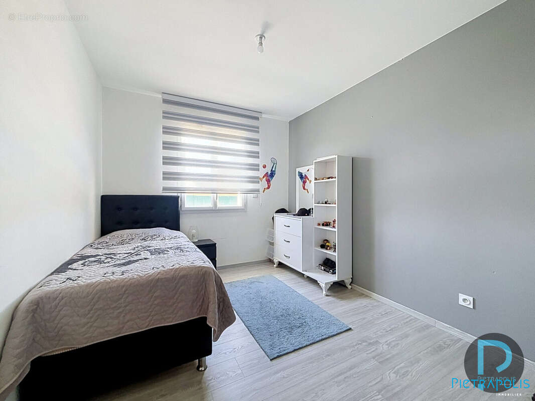 Maison 137 m² à Perrex  - photo 8