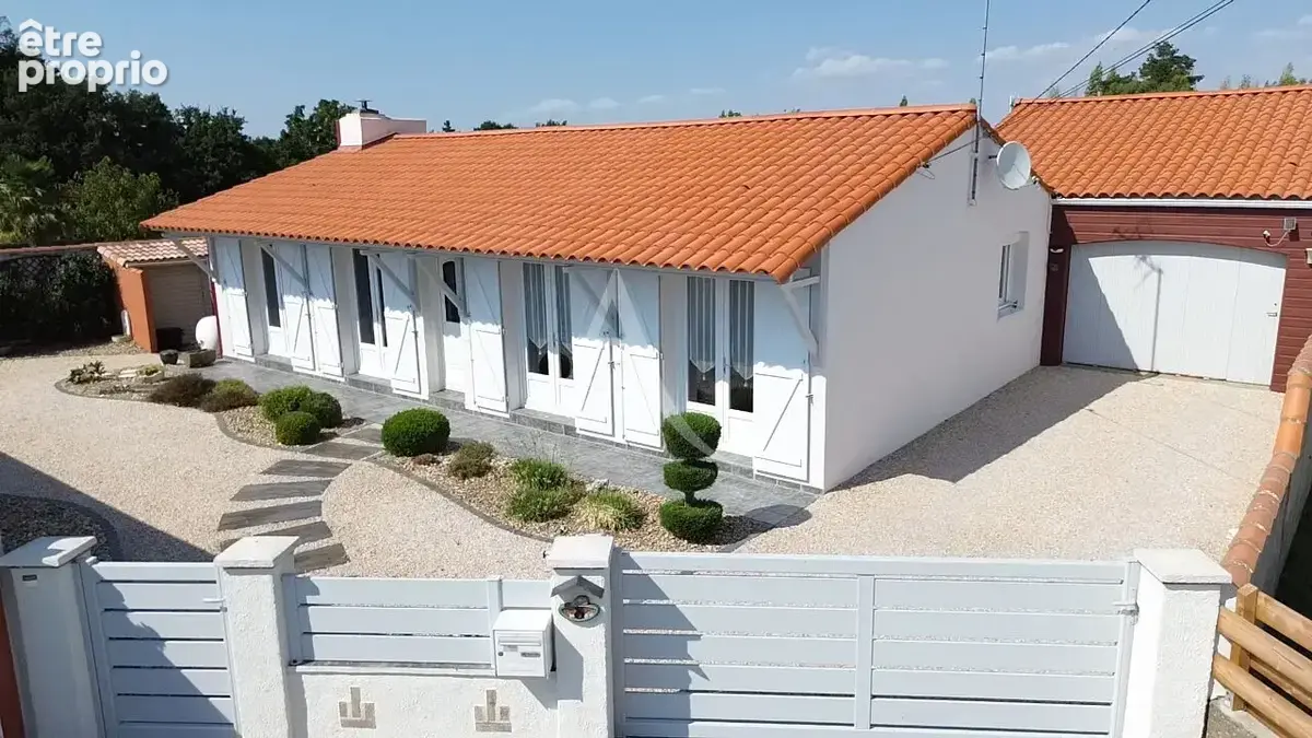 Maison à LA GENETOUZE