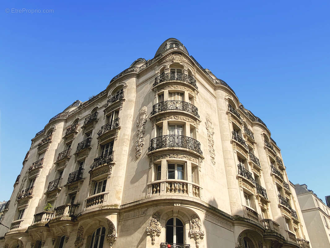 Place de la Nation - Appartement Haussmannien - photo 10