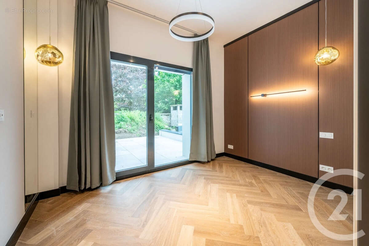 Appartement à SAINT-MAUR-DES-FOSSES
