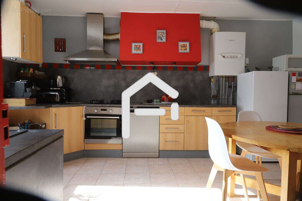 Maison 100 m² à Crampagna  - photo 2
