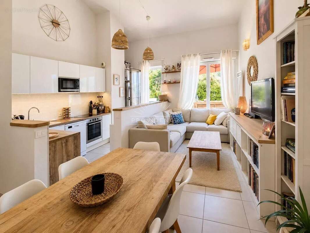 Appartement à VALLAURIS