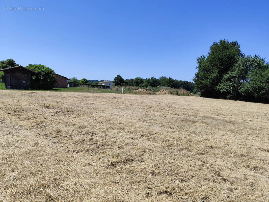 Terrain à MONTPON-MENESTEROL