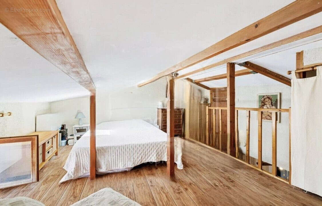 Appartement à CHATEAUNEUF-GRASSE