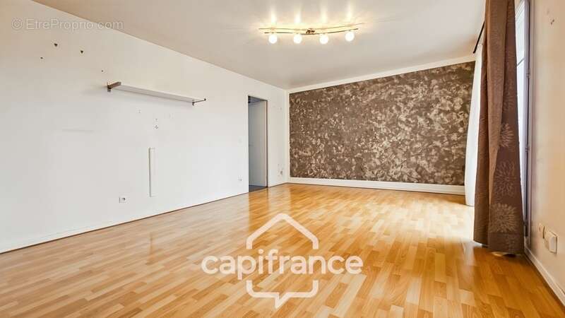Appartement à BAILLY-ROMAINVILLIERS