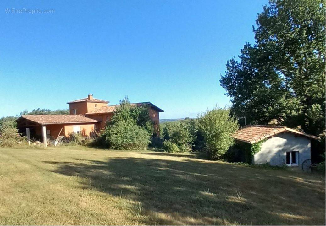 Maison à SEISSAN