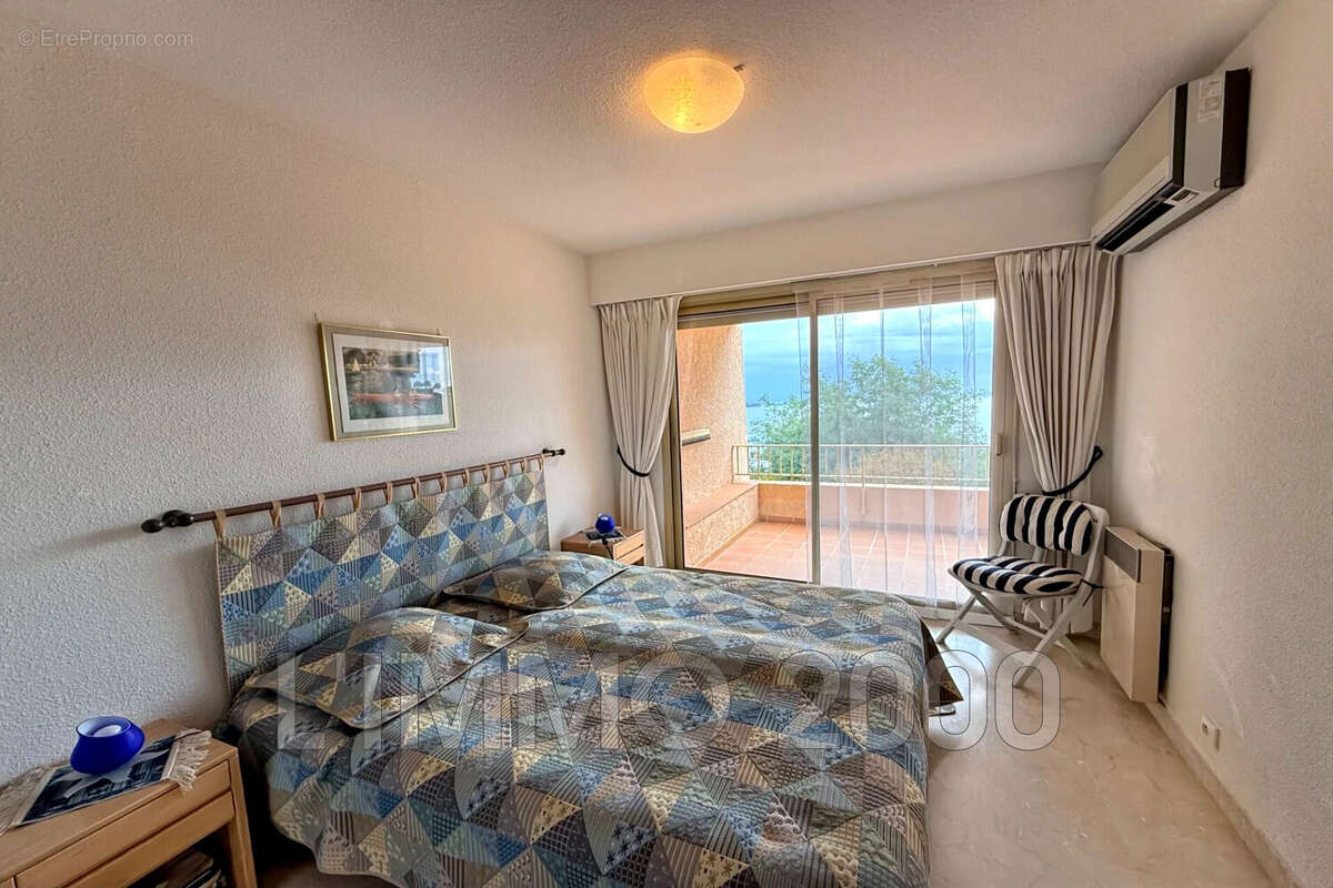 Appartement à VALLAURIS