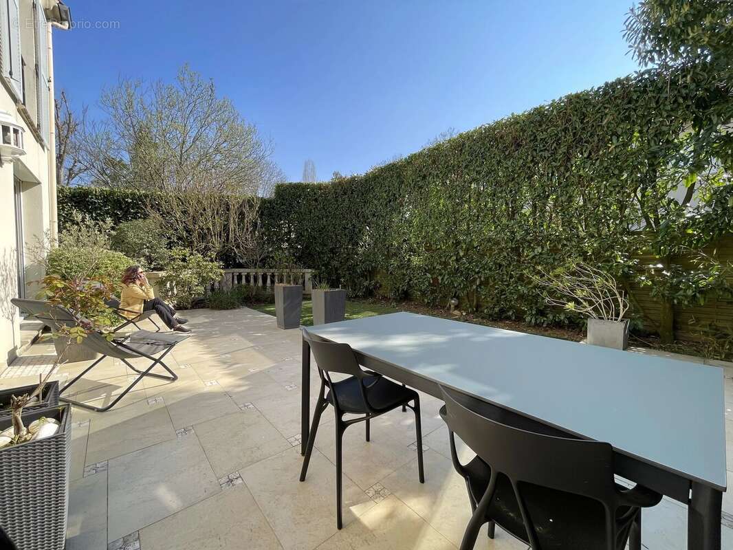 Maison à VILLE-D'AVRAY