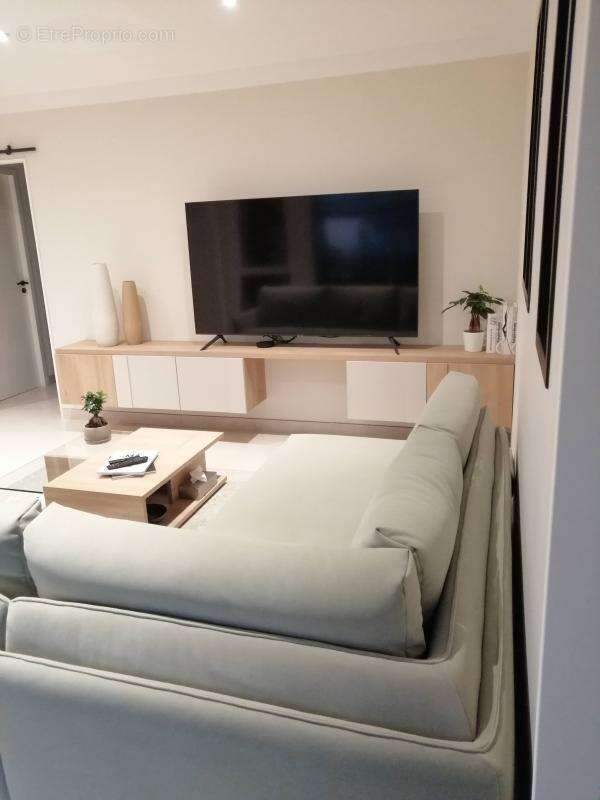 Maison à JONQUIERES-SAINT-VINCENT