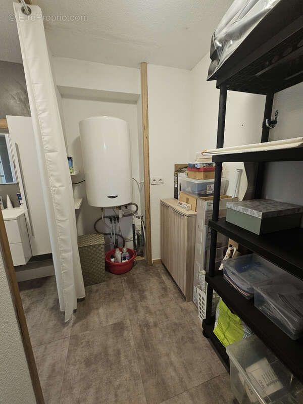 Appartement à LA ROQUE-D'ANTHERON