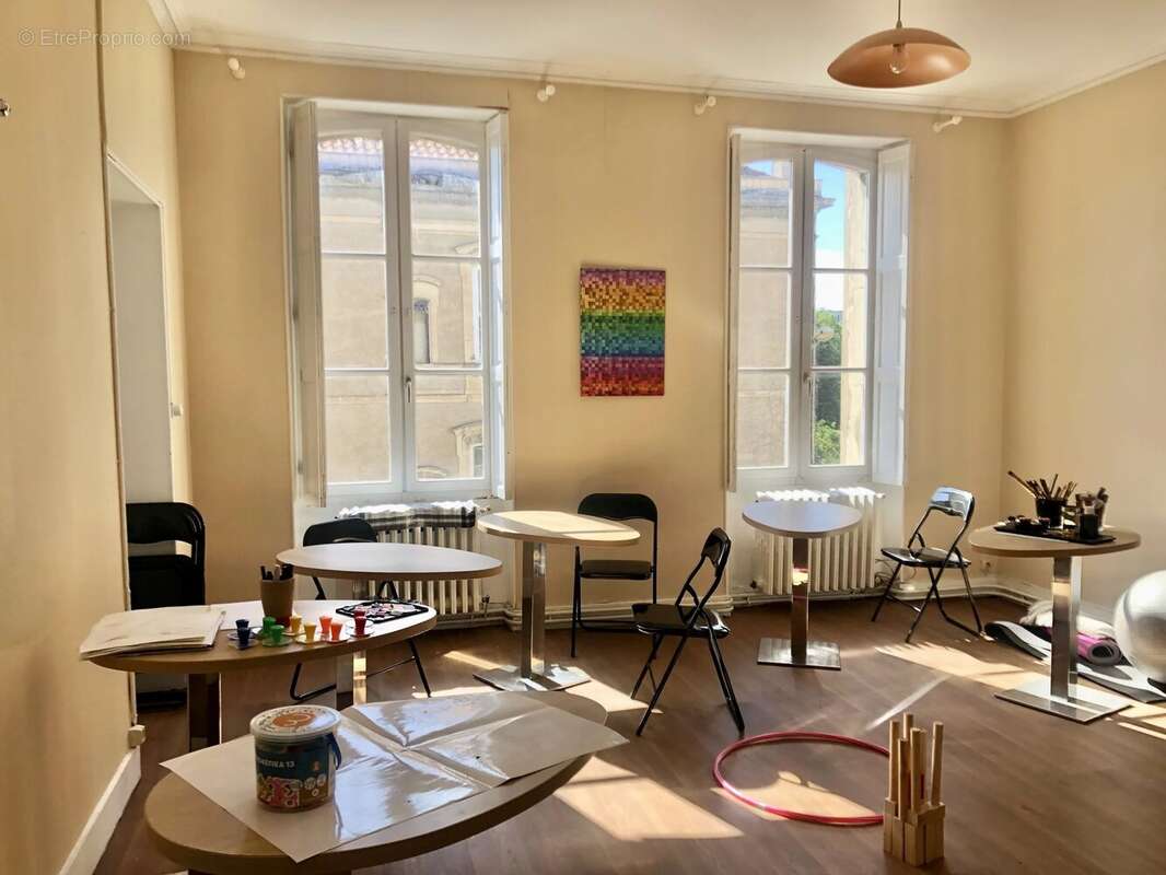 Élégant immeuble de style haussmannien avec jardin privé et fort potentiel d'investissement - photo 8