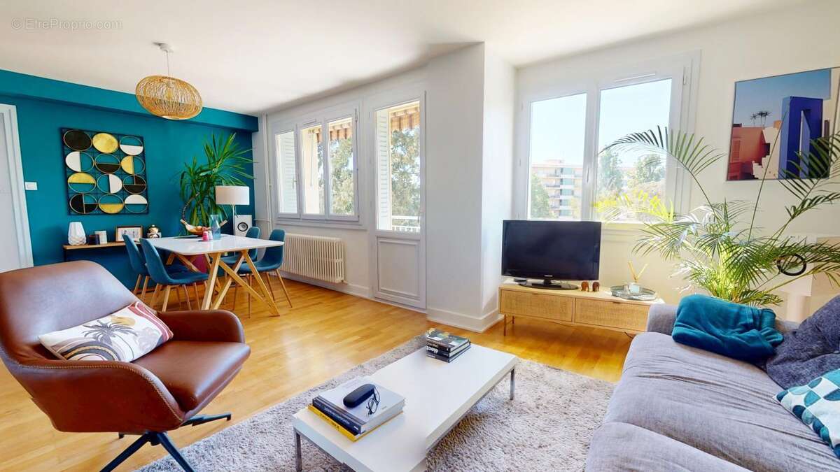 Appartement à TASSIN-LA-DEMI-LUNE
