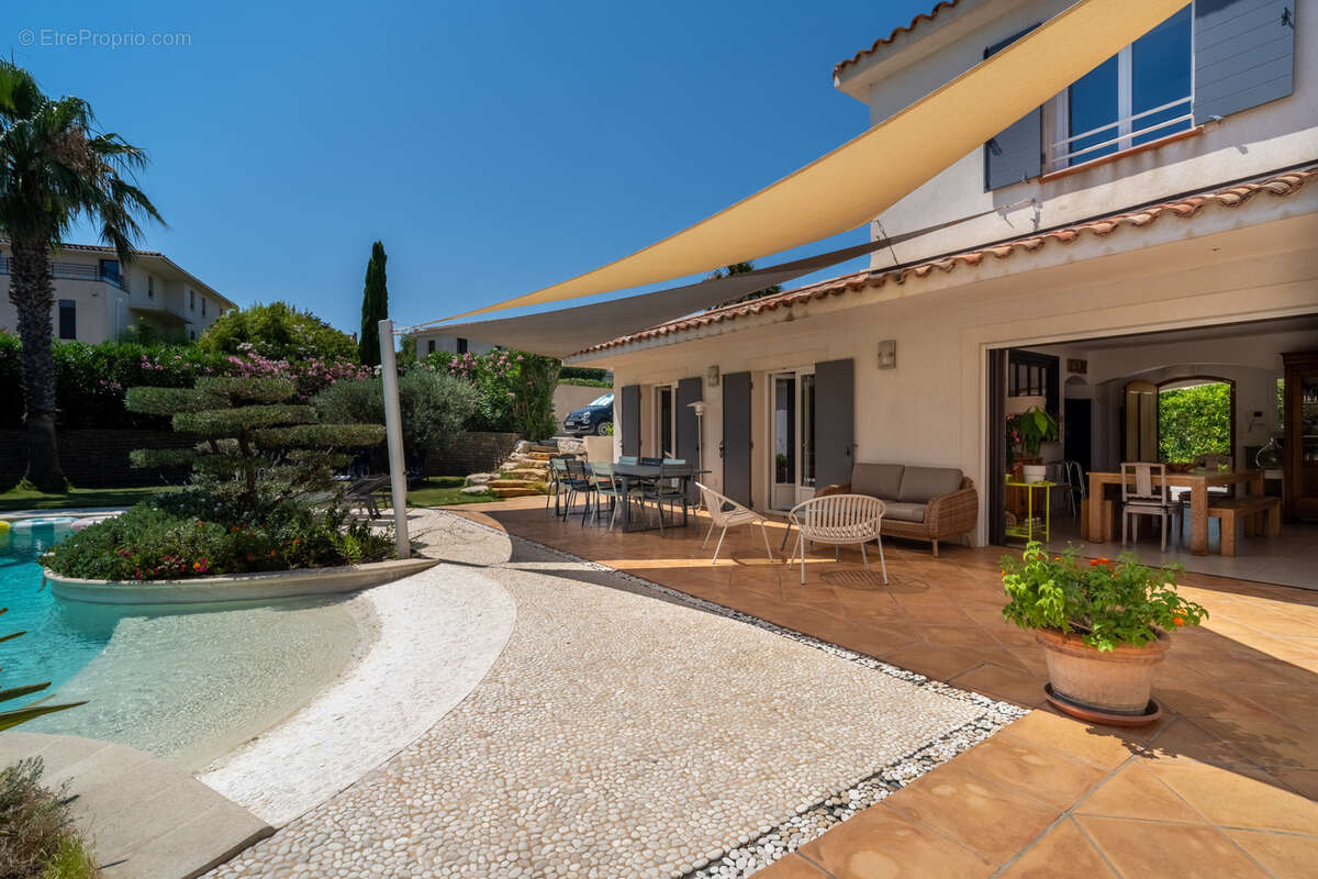 Maison à SIX-FOURS-LES-PLAGES